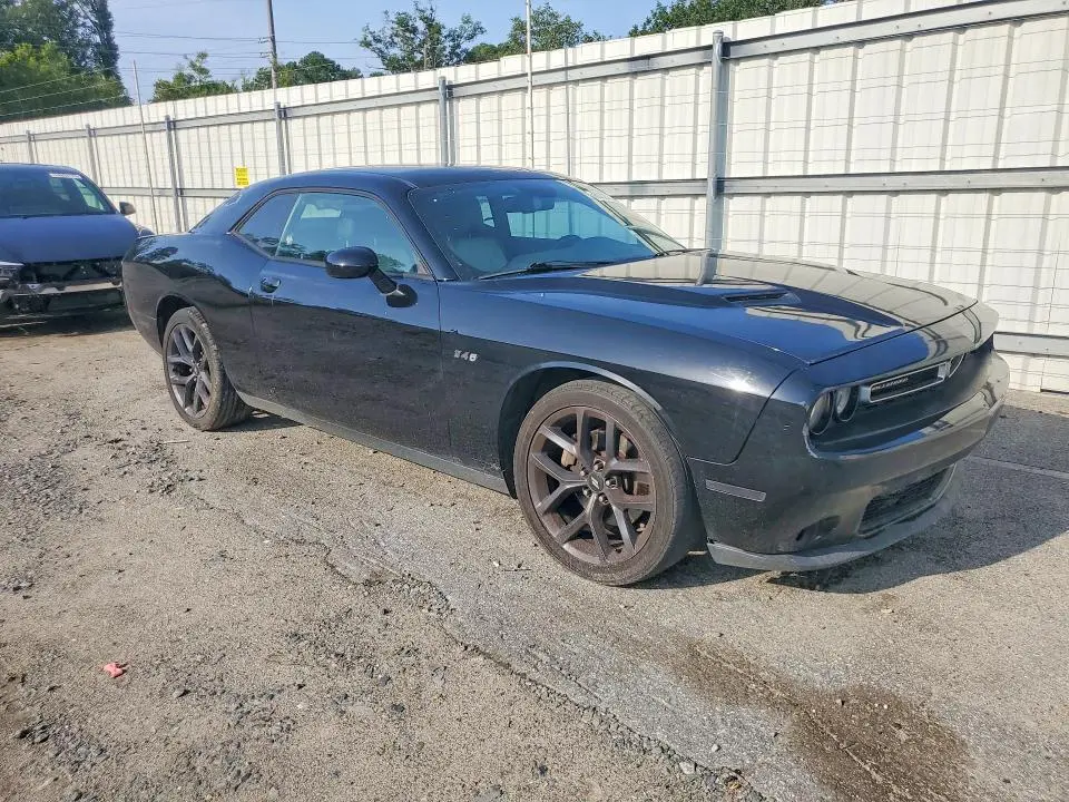 2015 DODGE CHALLENGER SXT  
