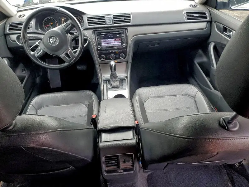 2015 VOLKSWAGEN PASSAT SE  