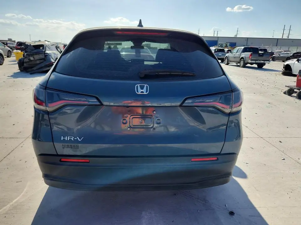 2023 HONDA HR-V LX  