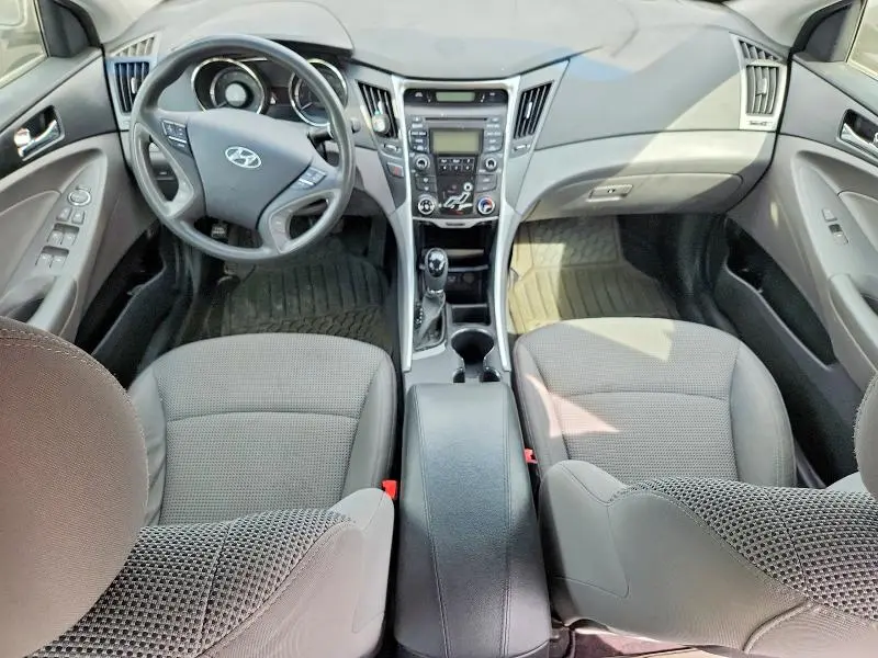 2012 HYUNDAI SONATA GLS  