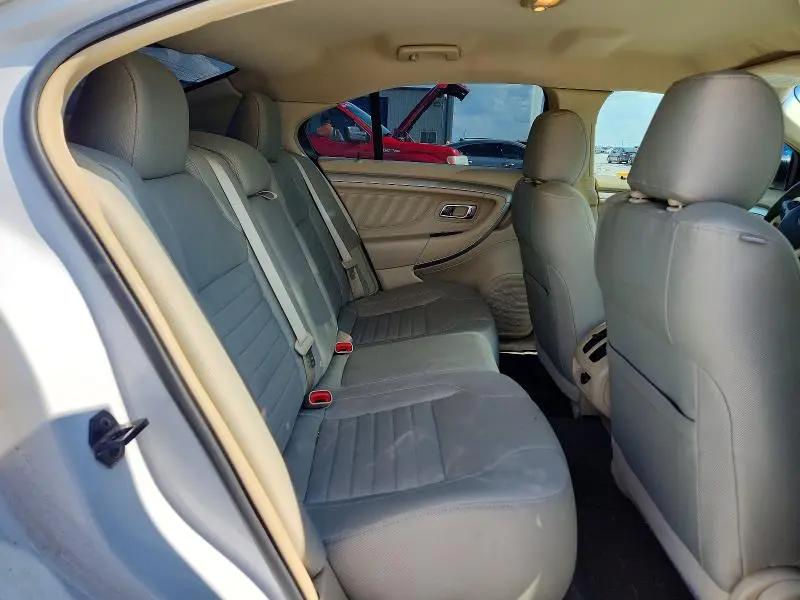 2018 FORD TAURUS SE  