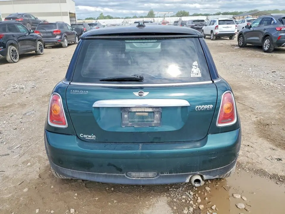 2010 MINI COOPER   