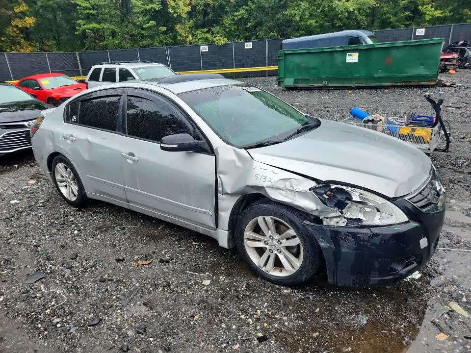2010 NISSAN ALTIMA SR  