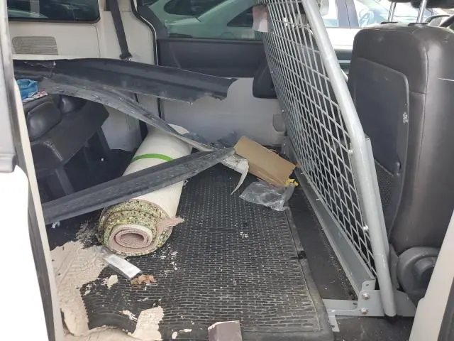 2010 DODGE GRAND CARAVAN SE  
