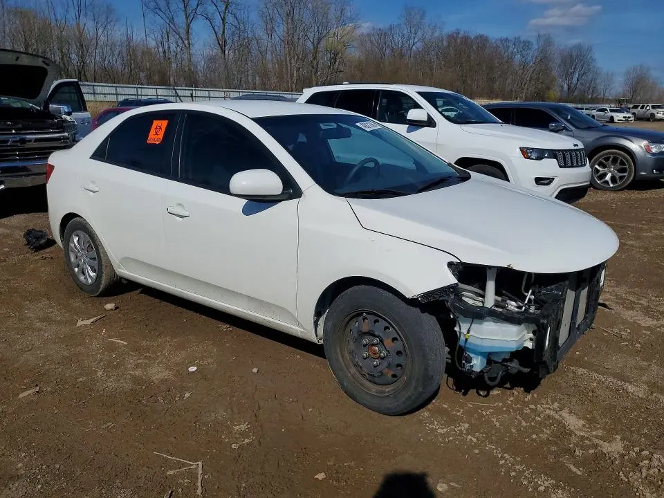 2013 KIA FORTE LX  