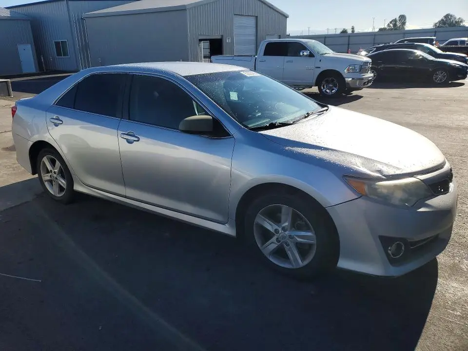 2012 TOYOTA CAMRY SE  
