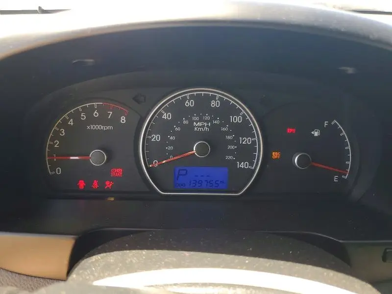 2010 HYUNDAI ELANTRA SE  