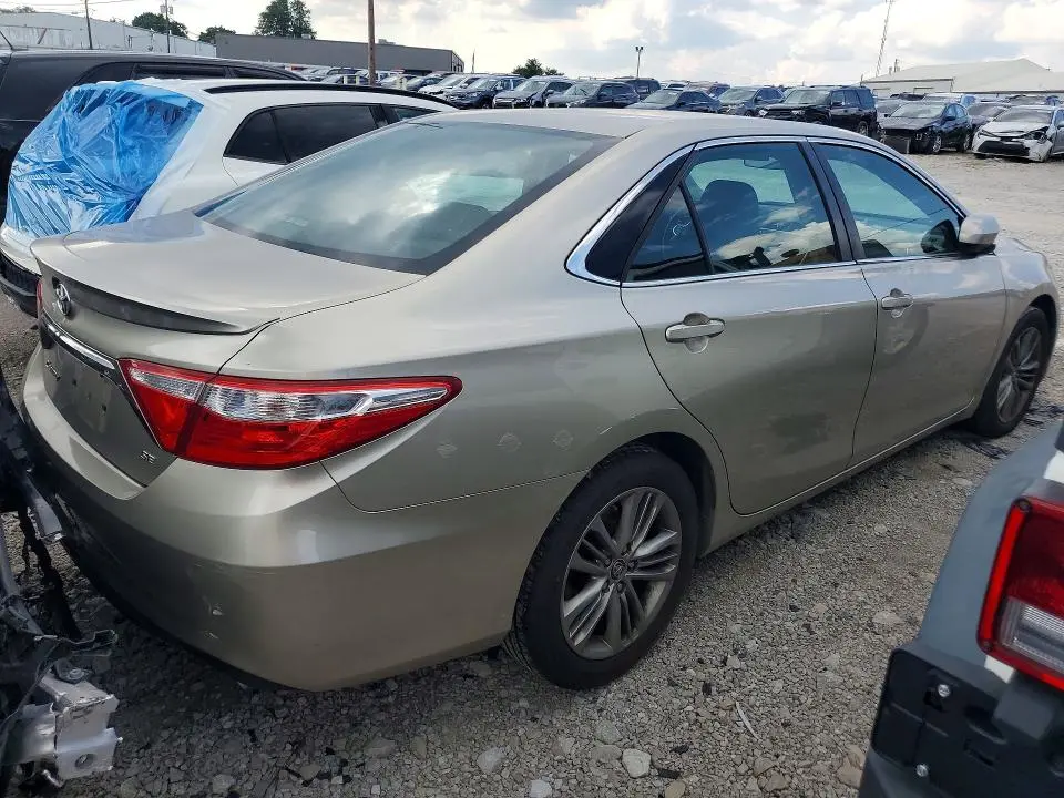 2015 TOYOTA CAMRY SE  