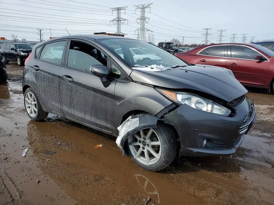 2016 FORD FIESTA SE  