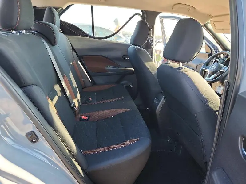 2021 NISSAN KICKS SR  