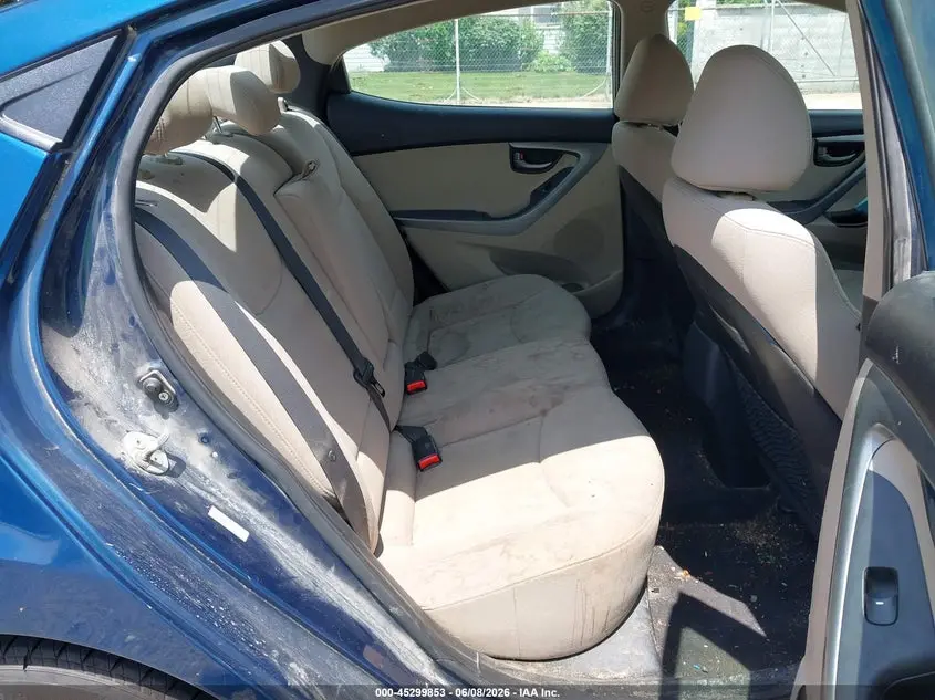 2015 HYUNDAI ELANTRA SE