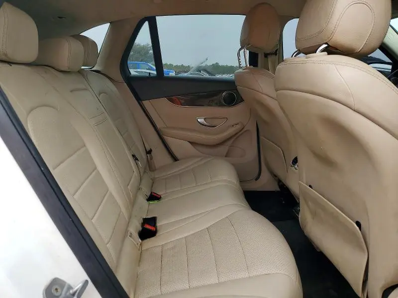 2019 MERCEDES-BENZ GLC 300  