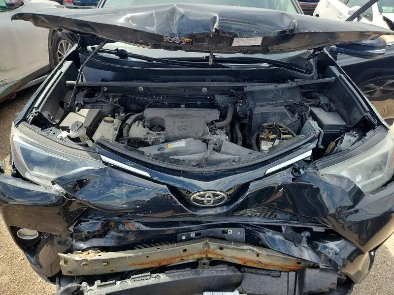 2017 TOYOTA RAV4 XLE  