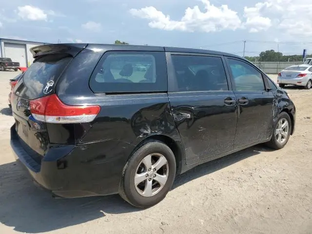 2011 TOYOTA SIENNA   