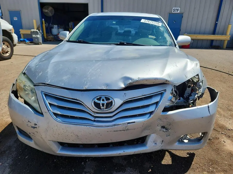 2011 TOYOTA CAMRY LE  