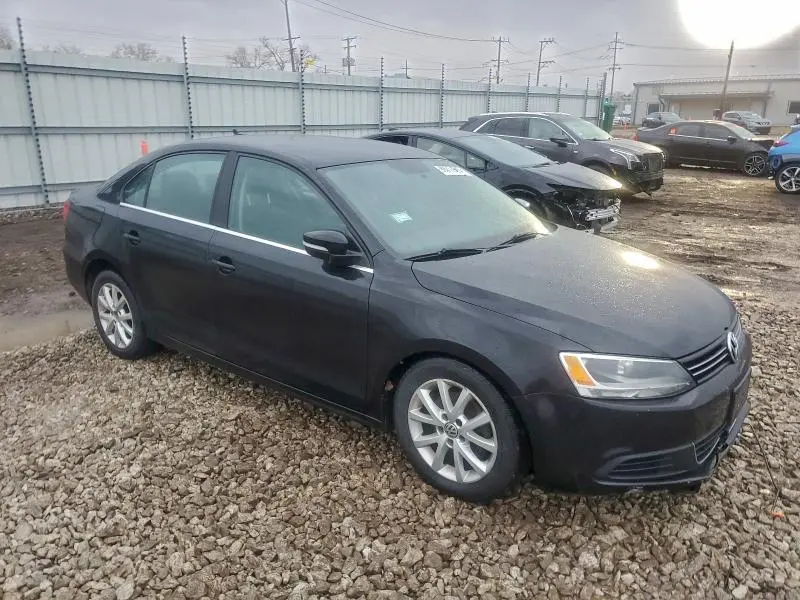 2013 VOLKSWAGEN JETTA SE  