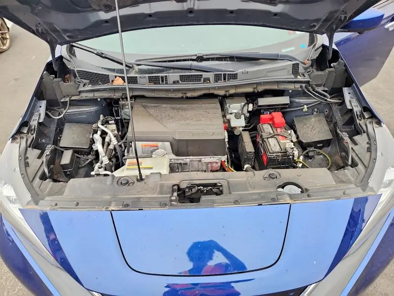 2021 NISSAN LEAF SV  