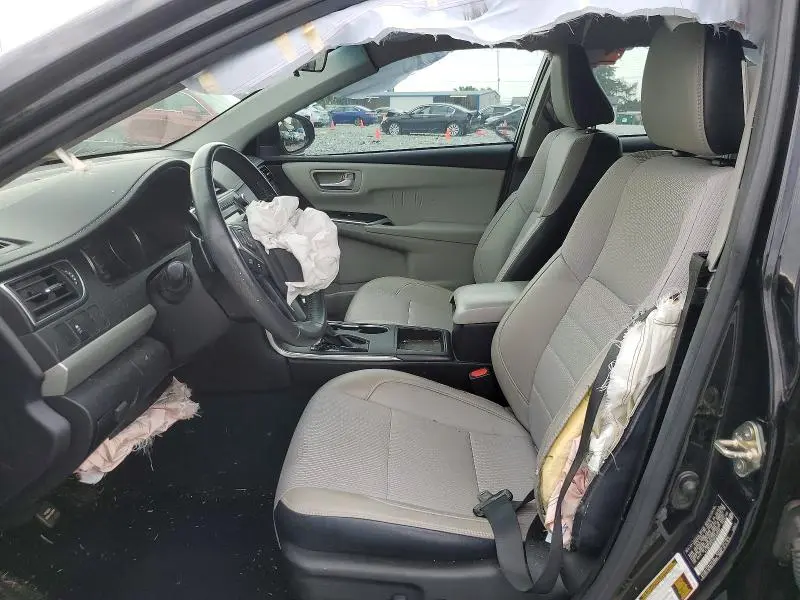 2016 TOYOTA CAMRY SE  