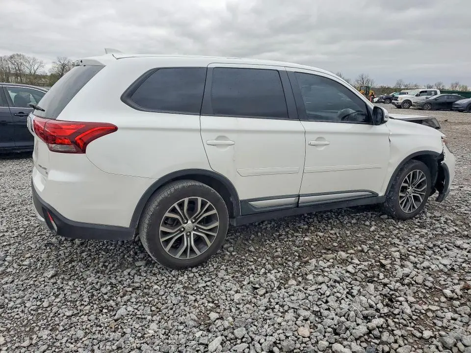 2018 MITSUBISHI OUTLANDER SE  