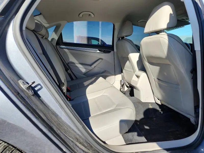 2017 VOLKSWAGEN PASSAT R-LINE  