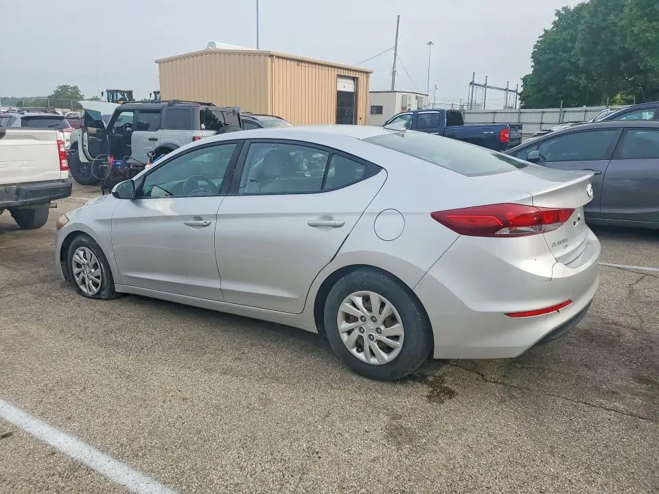 2017 HYUNDAI ELANTRA SE  