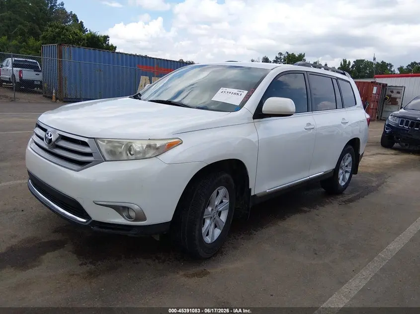 2013 TOYOTA HIGHLANDER SE V6