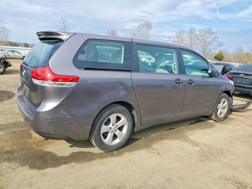 2014 TOYOTA SIENNA L 7-PASSENGER  