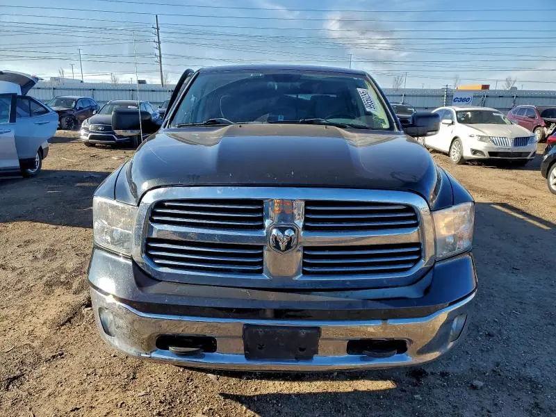2015 RAM 1500 SLT  