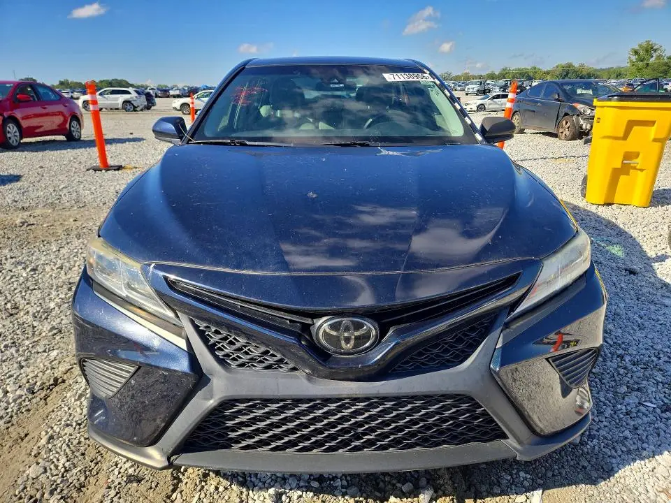 2018 TOYOTA CAMRY SE  
