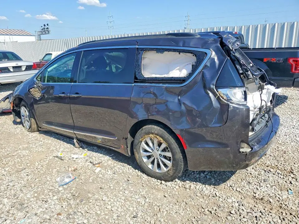 2017 CHRYSLER PACIFICA TOURING L  
