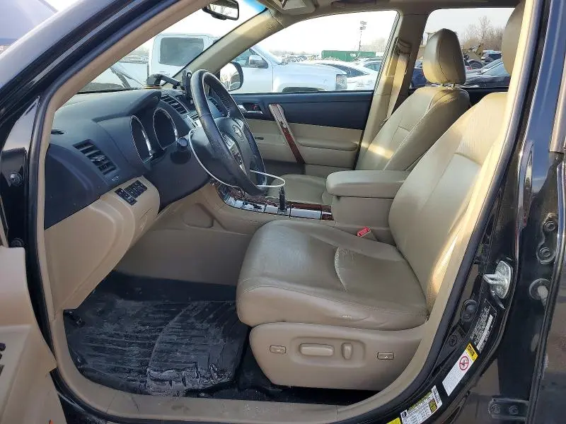 2013 TOYOTA HIGHLANDER LIMITED  