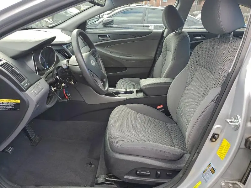 2011 HYUNDAI SONATA GLS  