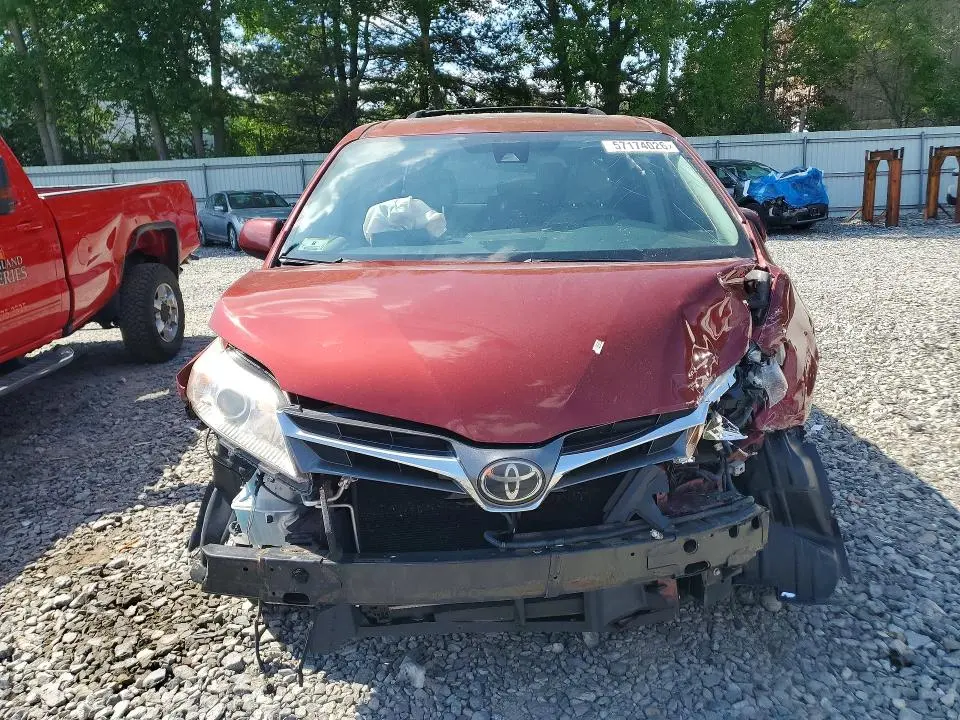 2018 TOYOTA SIENNA XLE 7-PASSENGER  