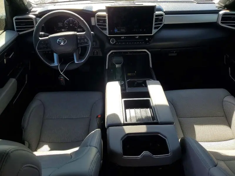 2025 TOYOTA TUNDRA CREWMAX LIMITED  