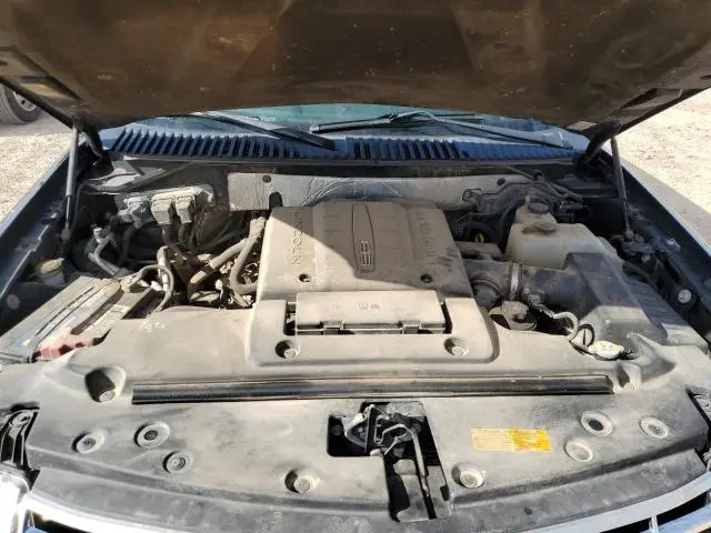 2011 LINCOLN NAVIGATOR   