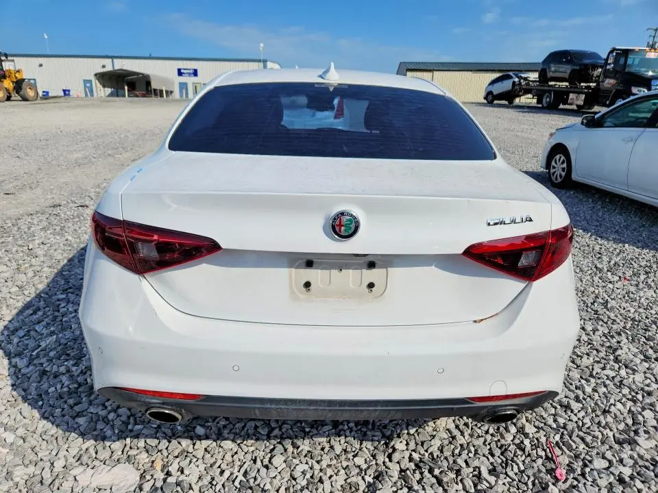 2017 ALFA ROMEO GIULIA   
