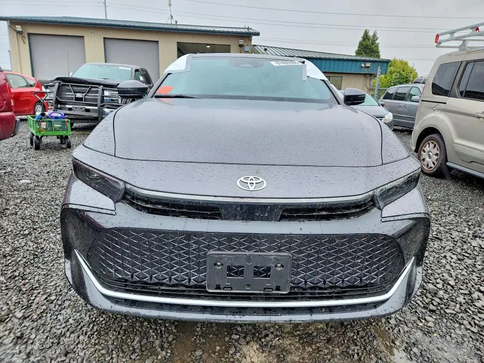 2024 TOYOTA CROWN XLE  