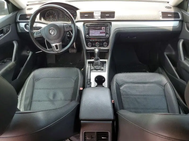 2013 VOLKSWAGEN PASSAT SE  