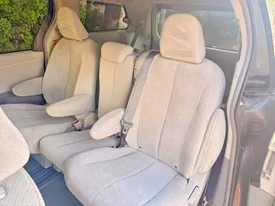 2011 TOYOTA SIENNA LE  