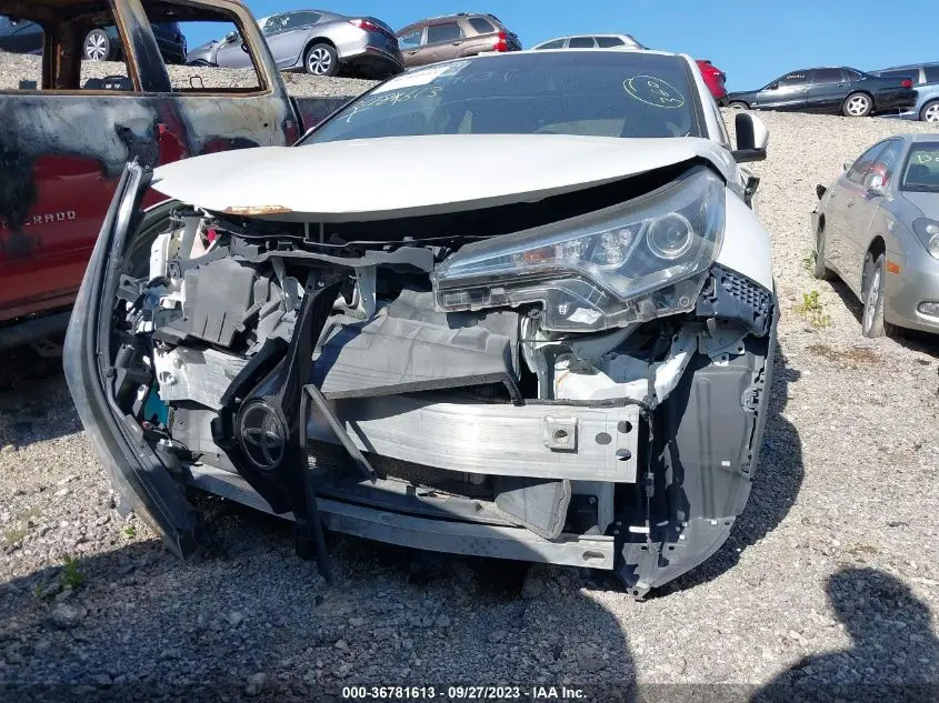 2018 TOYOTA C-HR XLE PREMIUM