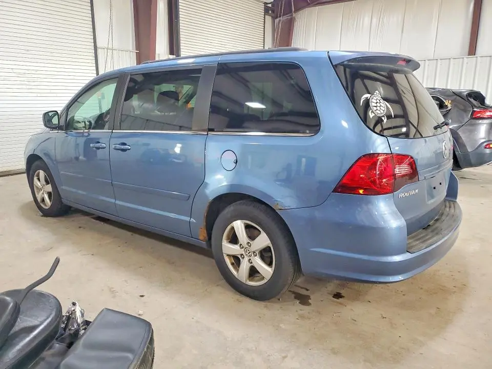 2011 VOLKSWAGEN ROUTAN SE  