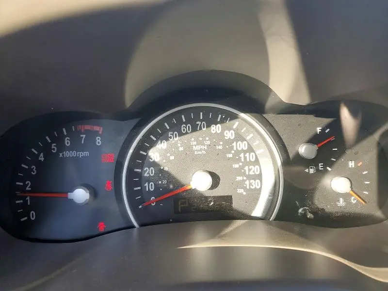 2012 KIA SEDONA LX  