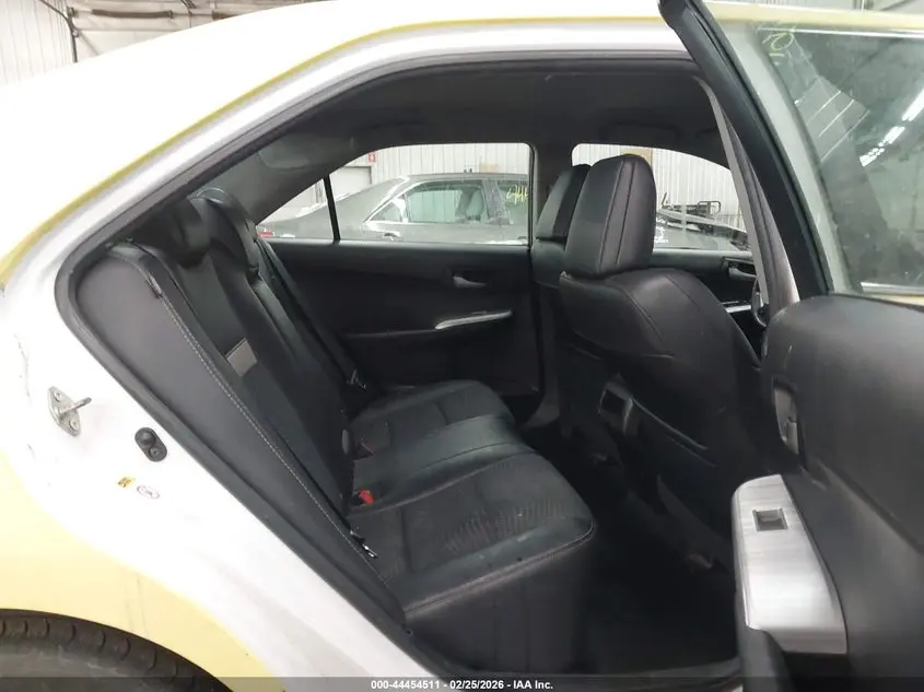 2014 TOYOTA CAMRY SE