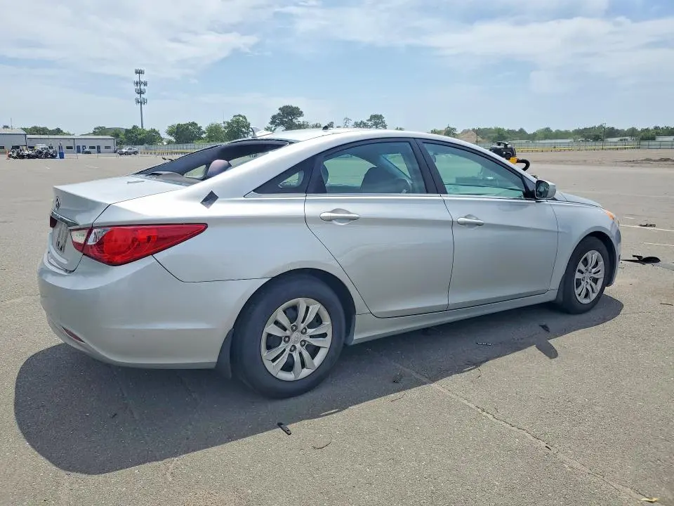 2011 HYUNDAI SONATA GLS  