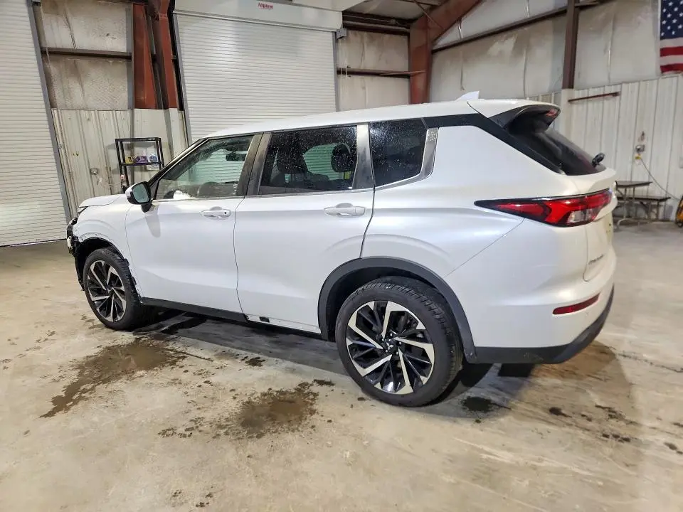 2022 MITSUBISHI OUTLANDER ES  