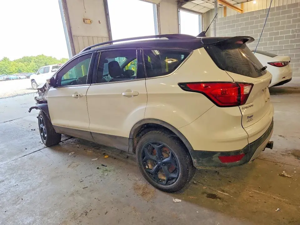 2019 FORD ESCAPE TITANIUM  