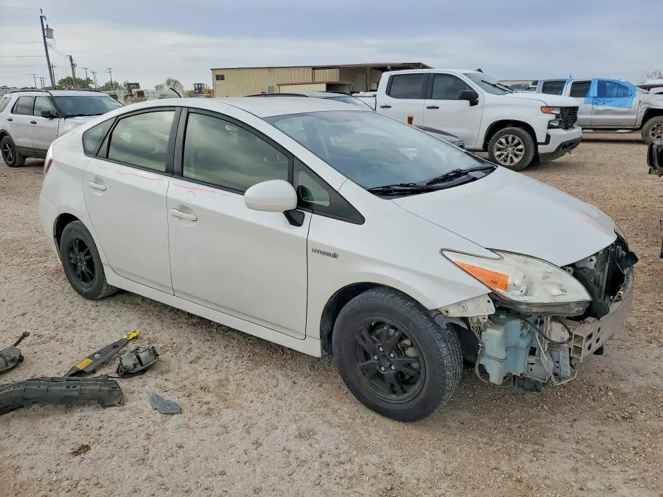 2014 TOYOTA PRIUS THREE  