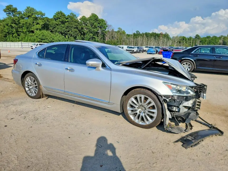 2013 LEXUS LS 460  