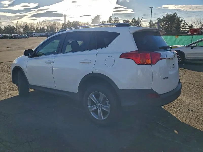 2015 TOYOTA RAV4 XLE  