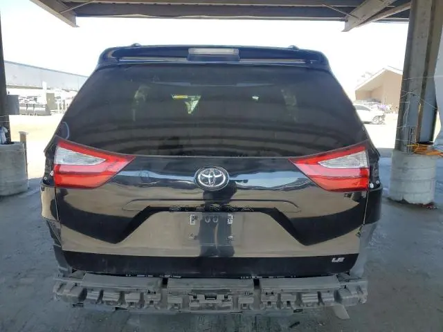 2017 TOYOTA SIENNA LE  
